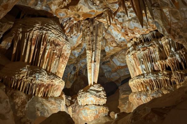 Coin Cave (Grutas Da Moeda)