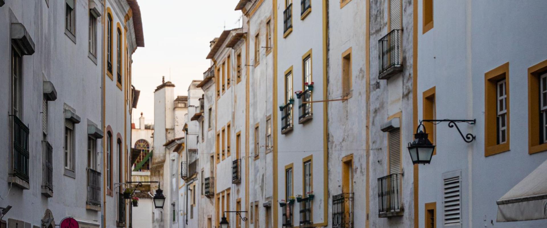Évora