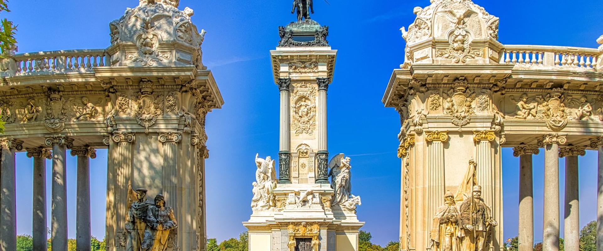 Free Explore the stunning monument in Retiro Park, Madrid, showcasing intricate Baroque details. Stock Photo