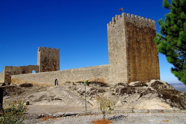 Castelo De Linhares Da Beira (Castle)