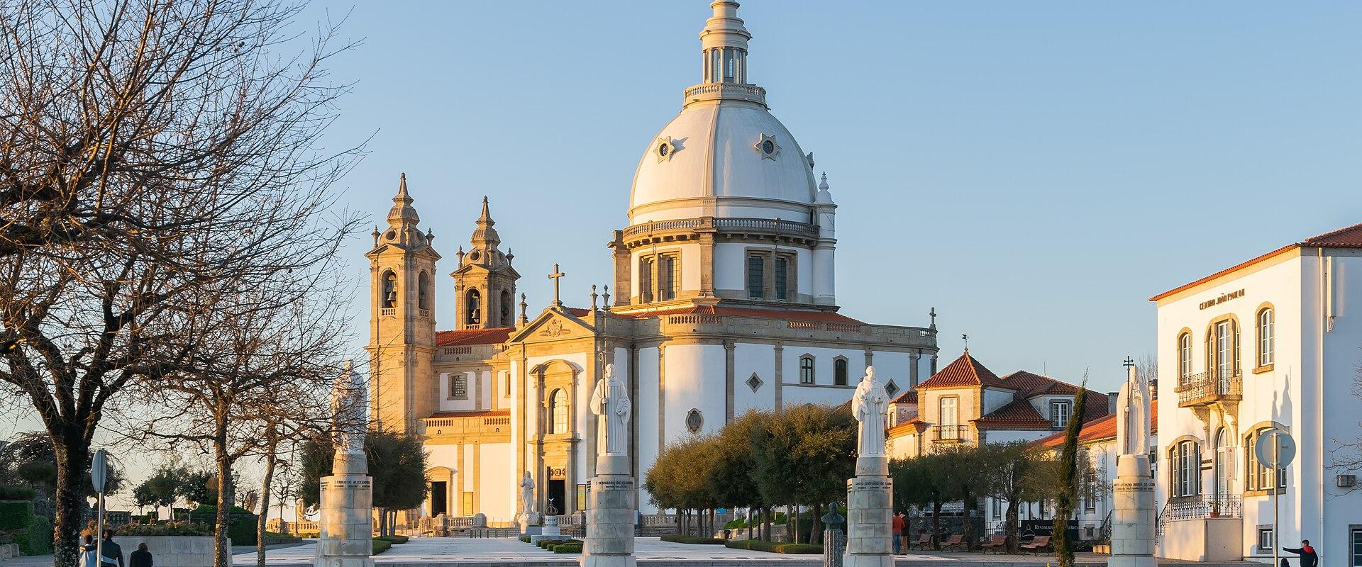 Santuário do Sameiro and its domed church above Braga