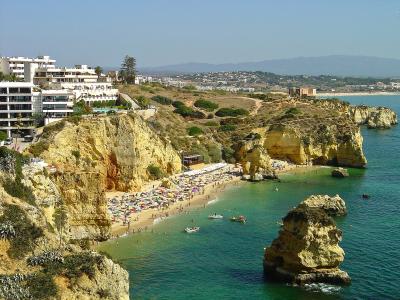 Praia Dona Ana and its sea stacks below the cliffs south of Lagos