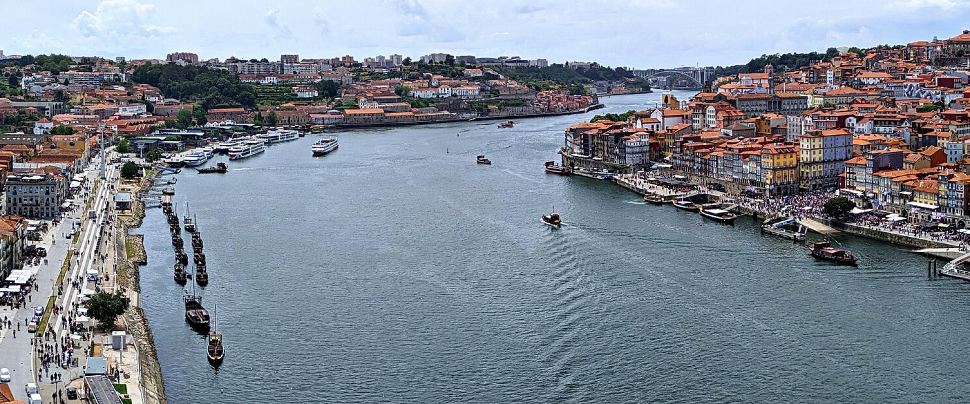 Gaia Douro Porto pano from Ponte de Dom Luís I
