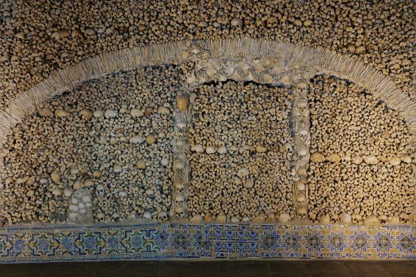 Capela Dos Ossos (Chapel Of Bones)