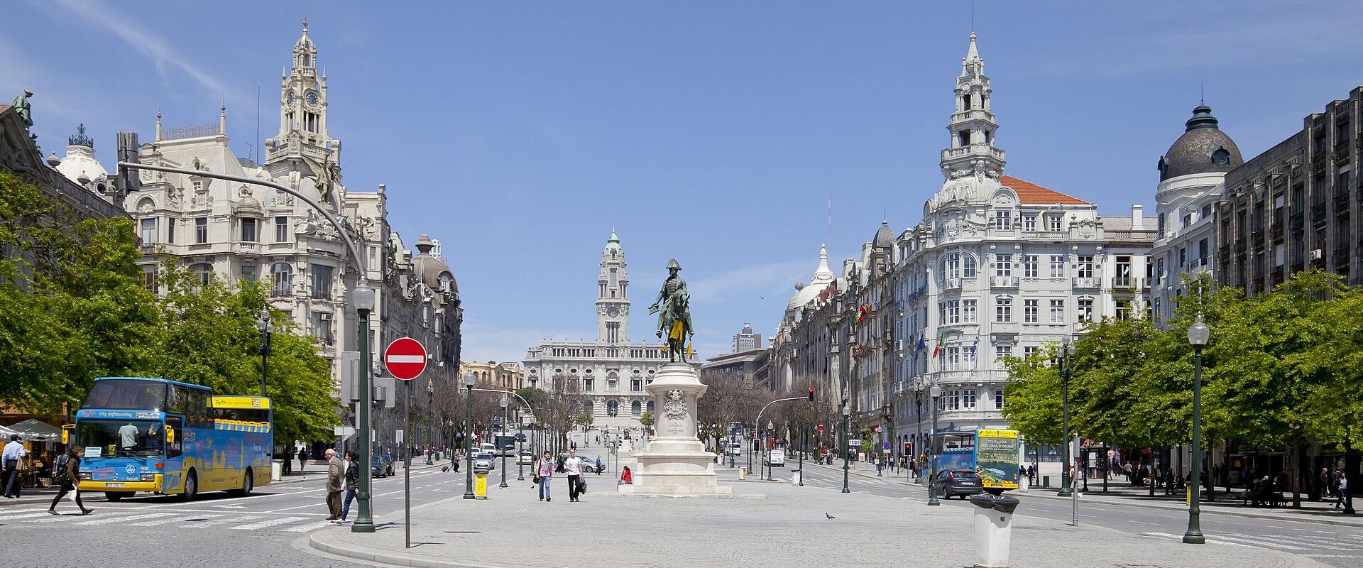 Avenida dos Aliados and Praça da Liberdade in Porto