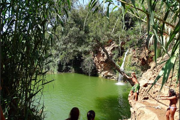 Pego Do Infernatural Waterfall (natural Feature)