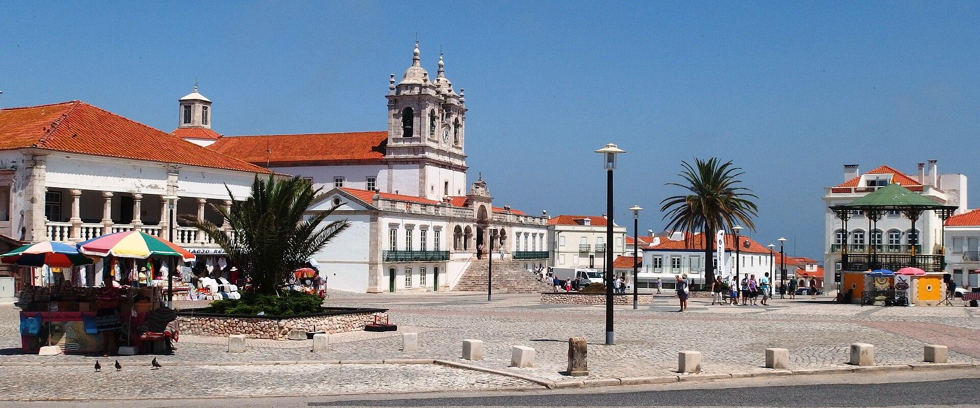 Largo de Nossa Senhora da Nazaré, the main square of Sítio